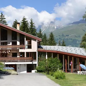  Hostel Hi France